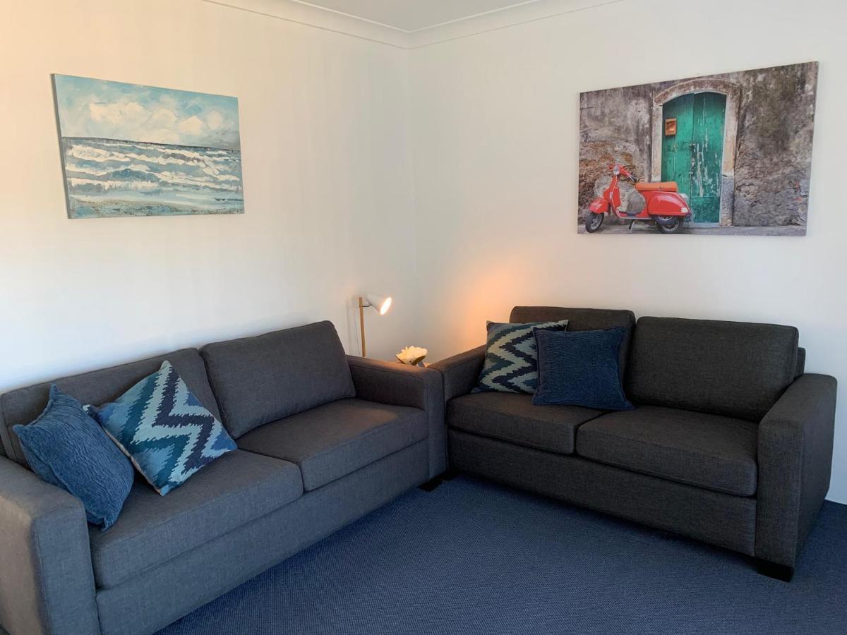 Aquarius Apartments Молимук Екстериор снимка